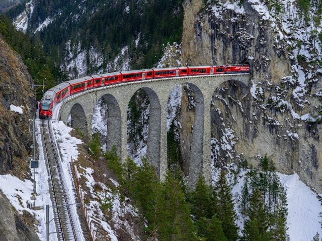 SWISS Air Rail dodaje cztery nowe miejsca docelowe