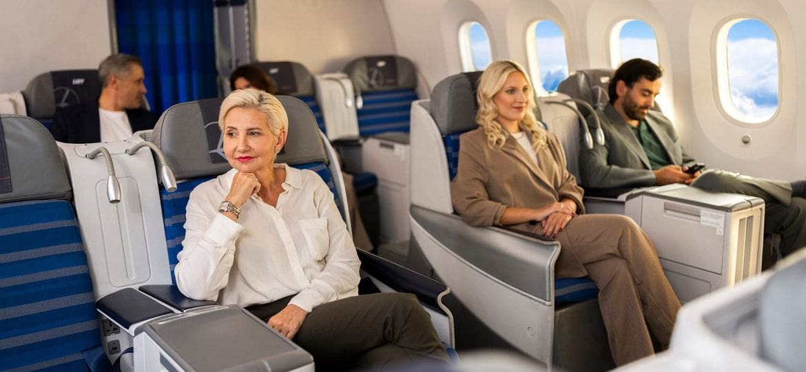 Komfort, punktualność i wyjątkowa obsługa na pokładzie LOT Polish Airlines