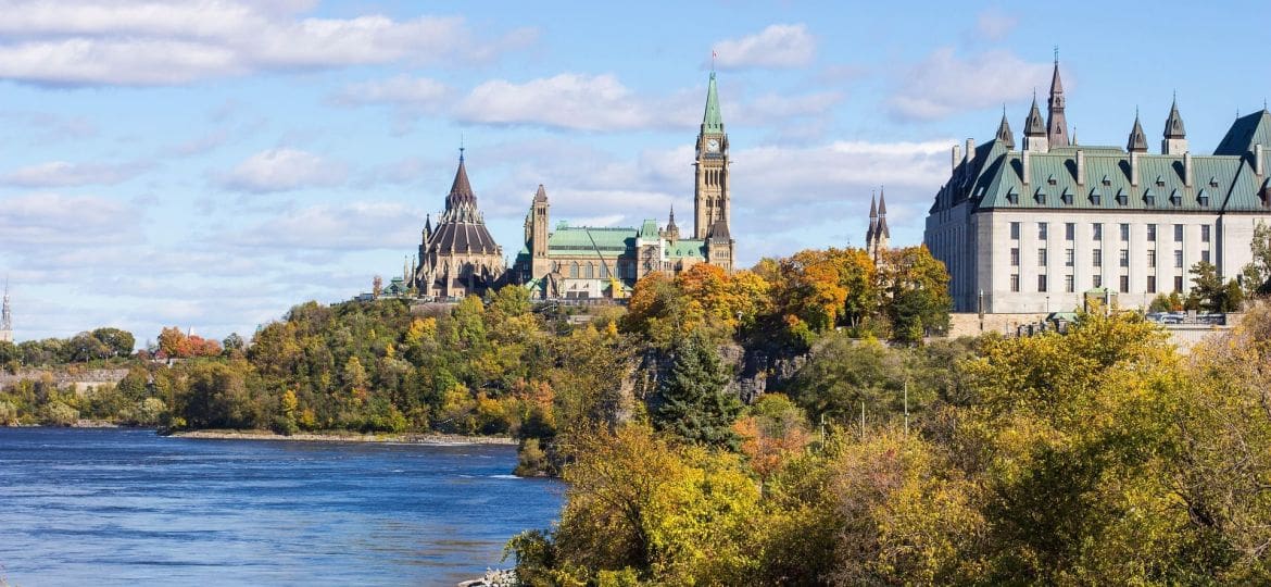 Air Canada przedłuża trasę Heathrow–Ottawa do zimy 2025-26