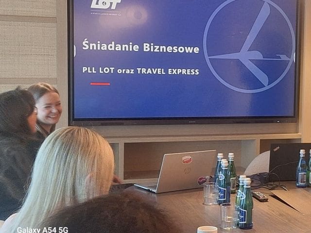 Śniadanie, networking i nowe kierunki LOT