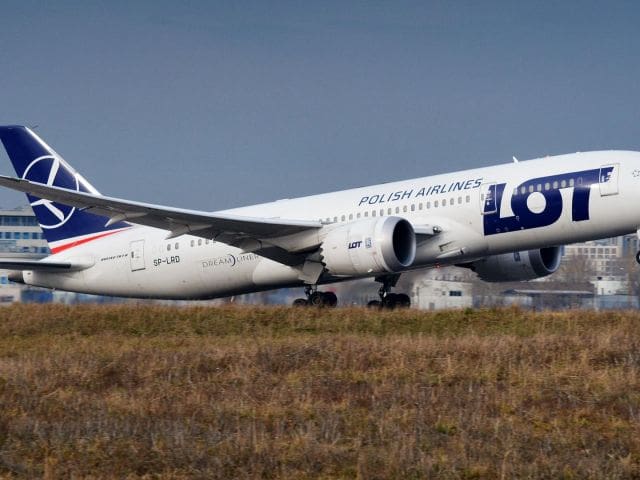 Bądź online podczas lotu Dreamlinerem