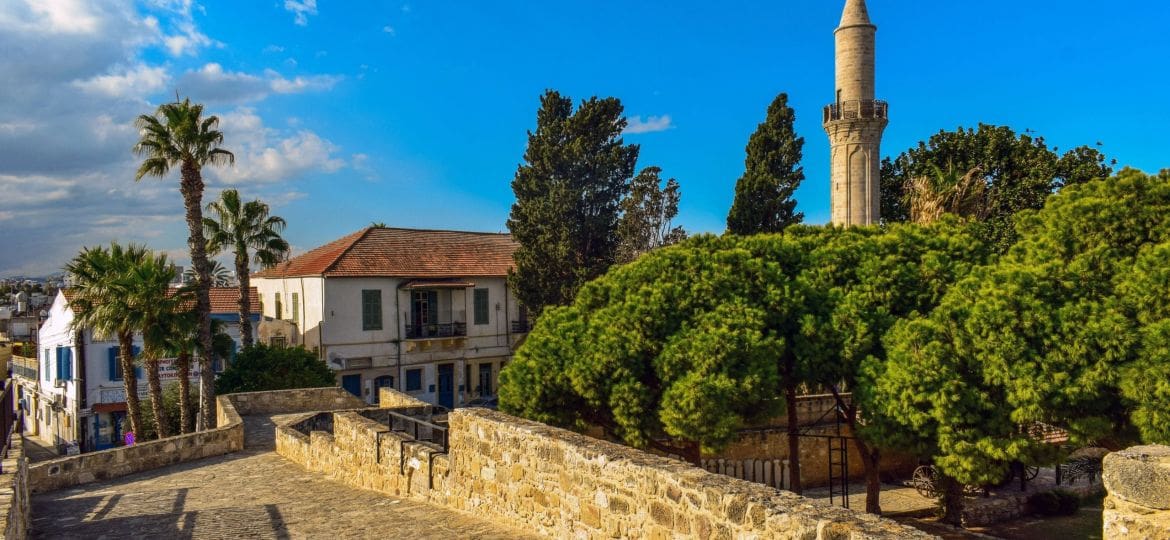 LOT Larnaka Cypr loty